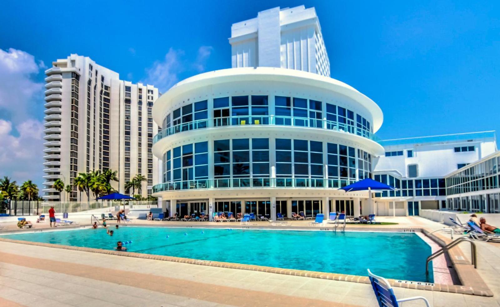 Castle Pavillon 8 Beachfront - Private Beach Access Loft With 2-Story, Pool, Tennis, Free Parking Access Miami Beach Kültér fotó