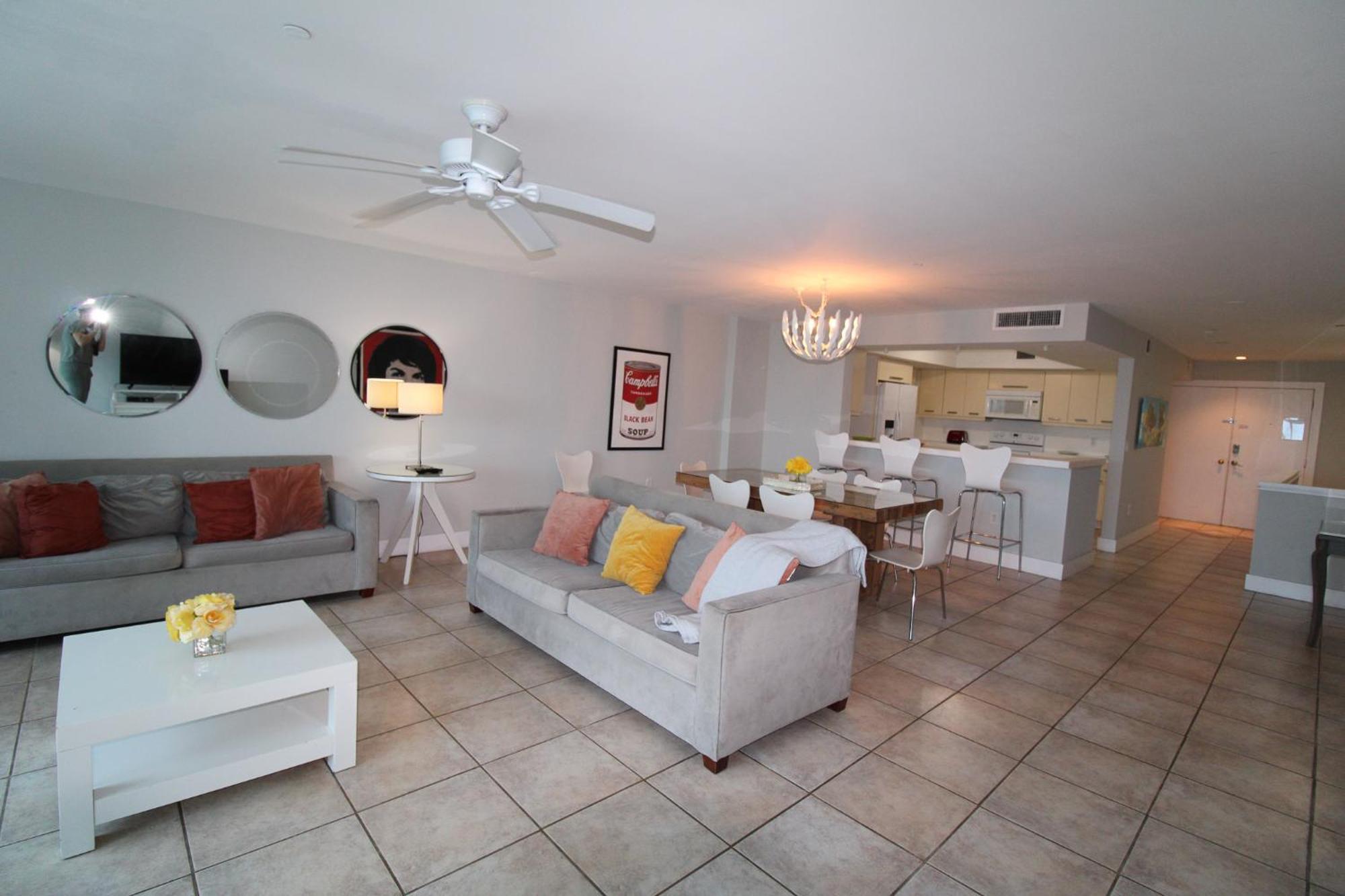 Castle Pavillon 8 Beachfront - Private Beach Access Loft With 2-Story, Pool, Tennis, Free Parking Access Miami Beach Kültér fotó