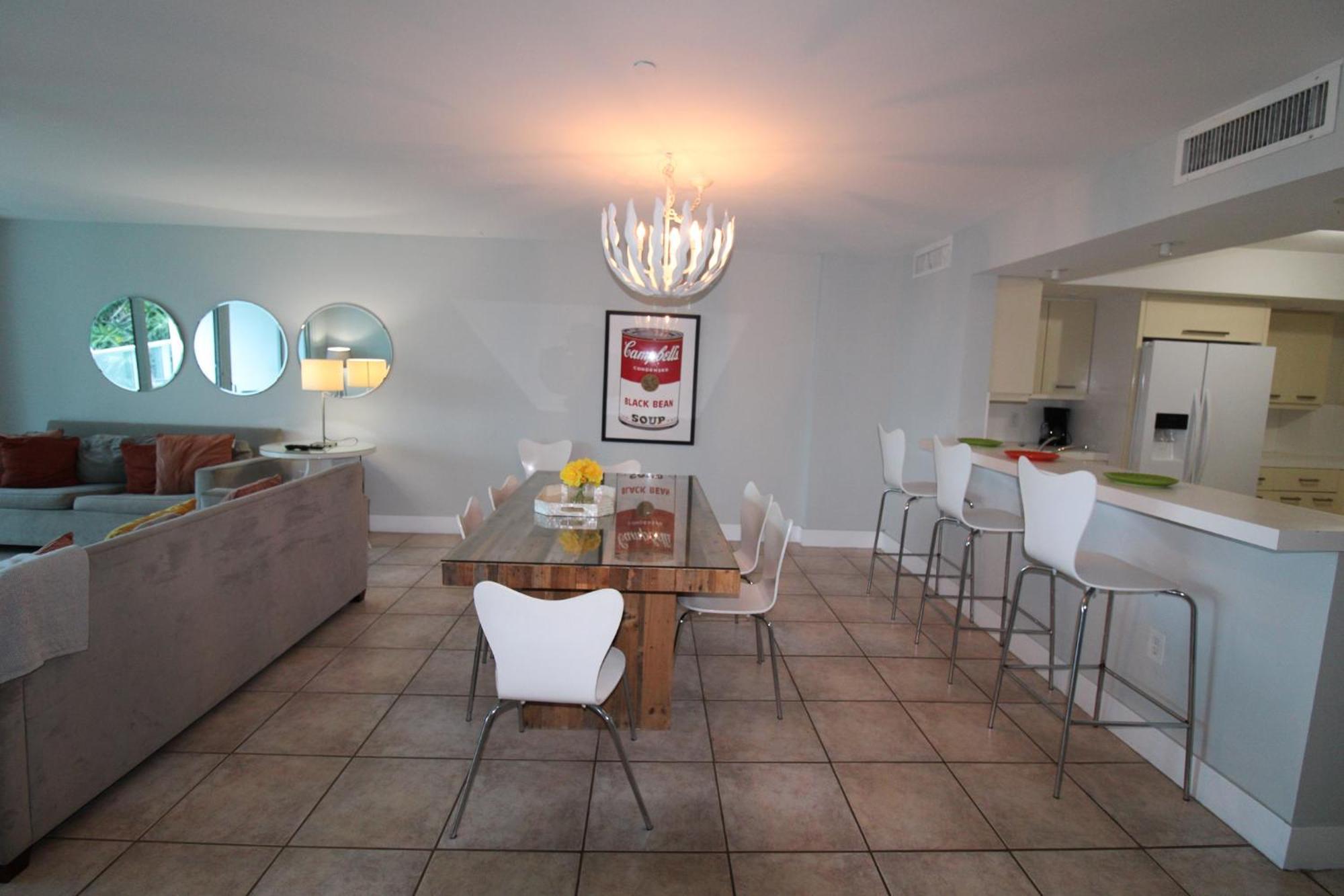 Castle Pavillon 8 Beachfront - Private Beach Access Loft With 2-Story, Pool, Tennis, Free Parking Access Miami Beach Kültér fotó