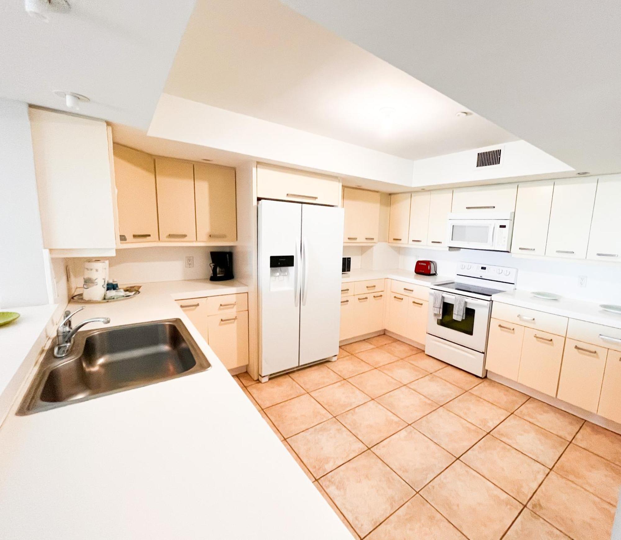 Castle Pavillon 8 Beachfront - Private Beach Access Loft With 2-Story, Pool, Tennis, Free Parking Access Miami Beach Kültér fotó