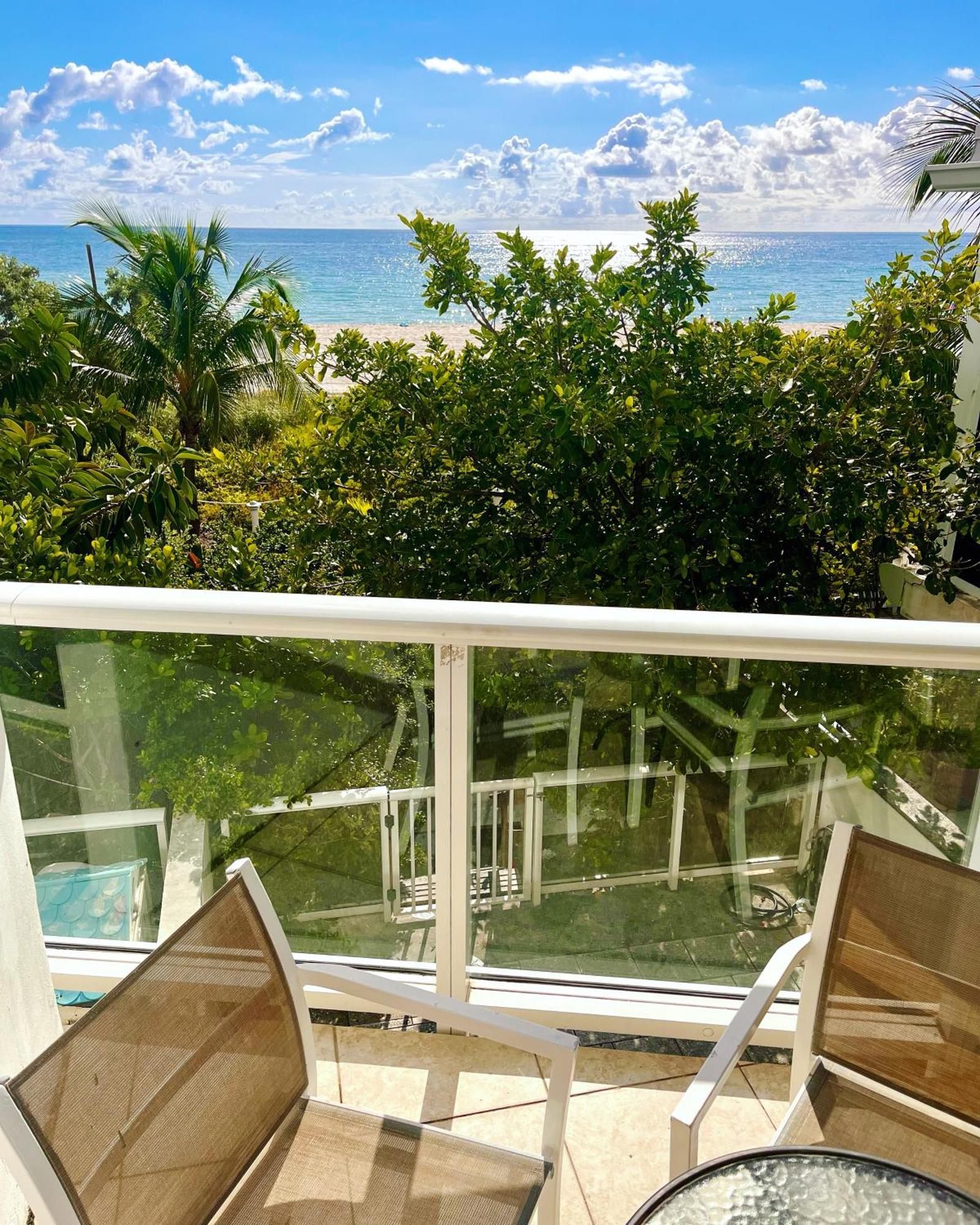 Castle Pavillon 8 Beachfront - Private Beach Access Loft With 2-Story, Pool, Tennis, Free Parking Access Miami Beach Kültér fotó